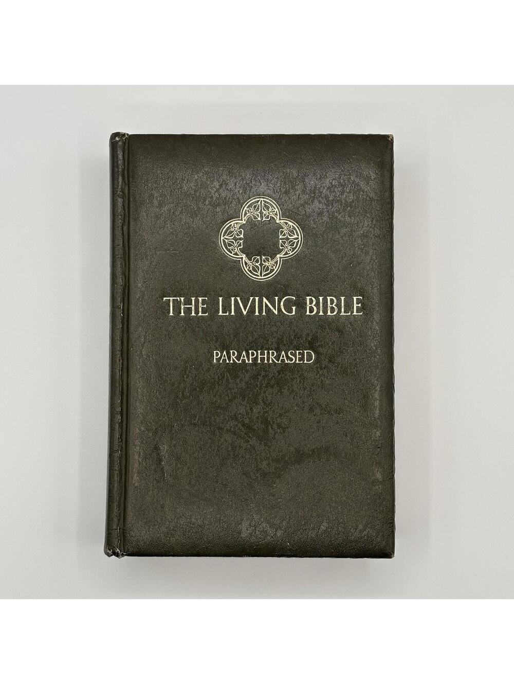 Vintage The Living Bible Paraphrased Hardcover 1972 Tyndale Publishing Green